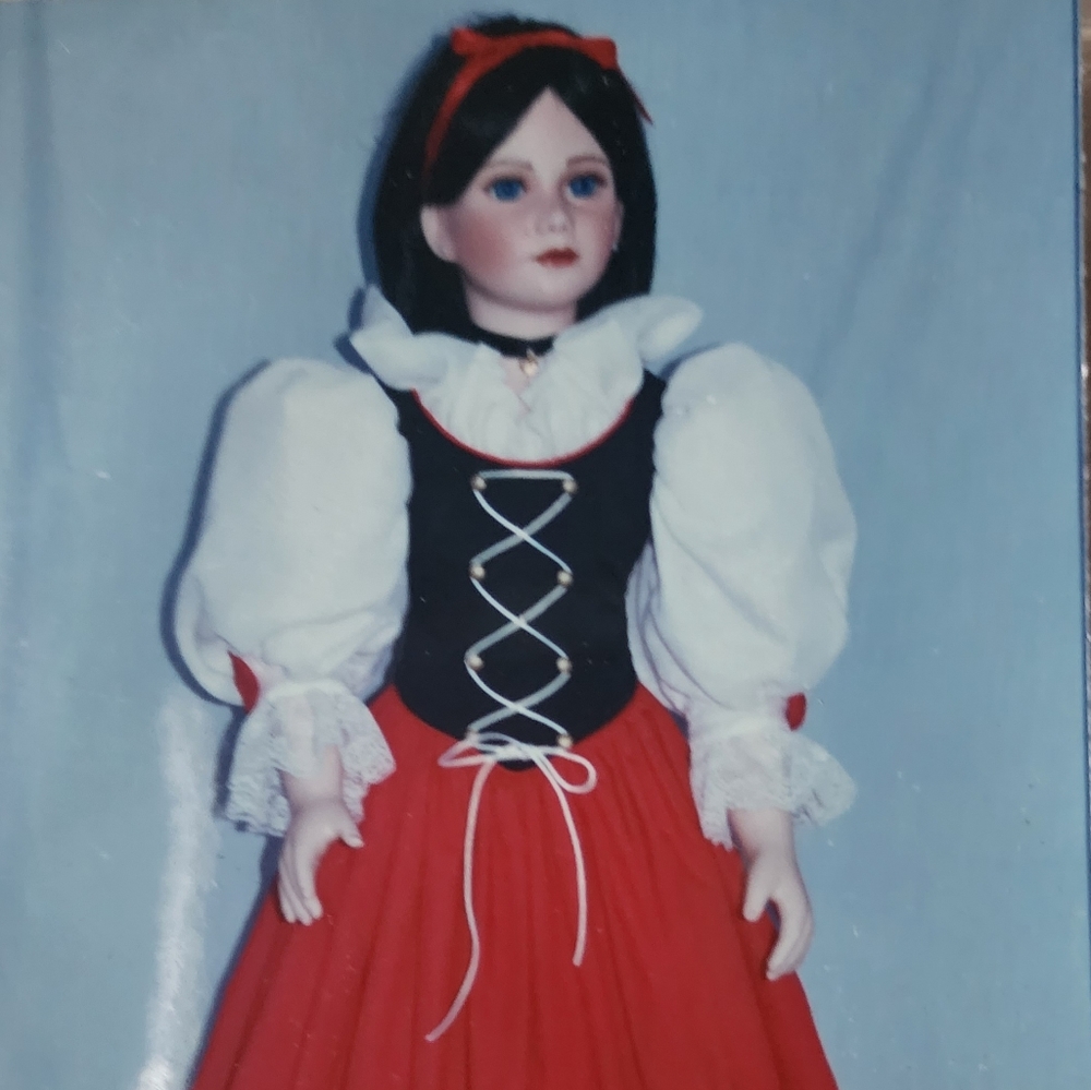 Snow White 32" Porcelain Doll